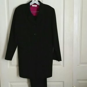 Amanda Smith 3/4 length black pinstripe pants suit
